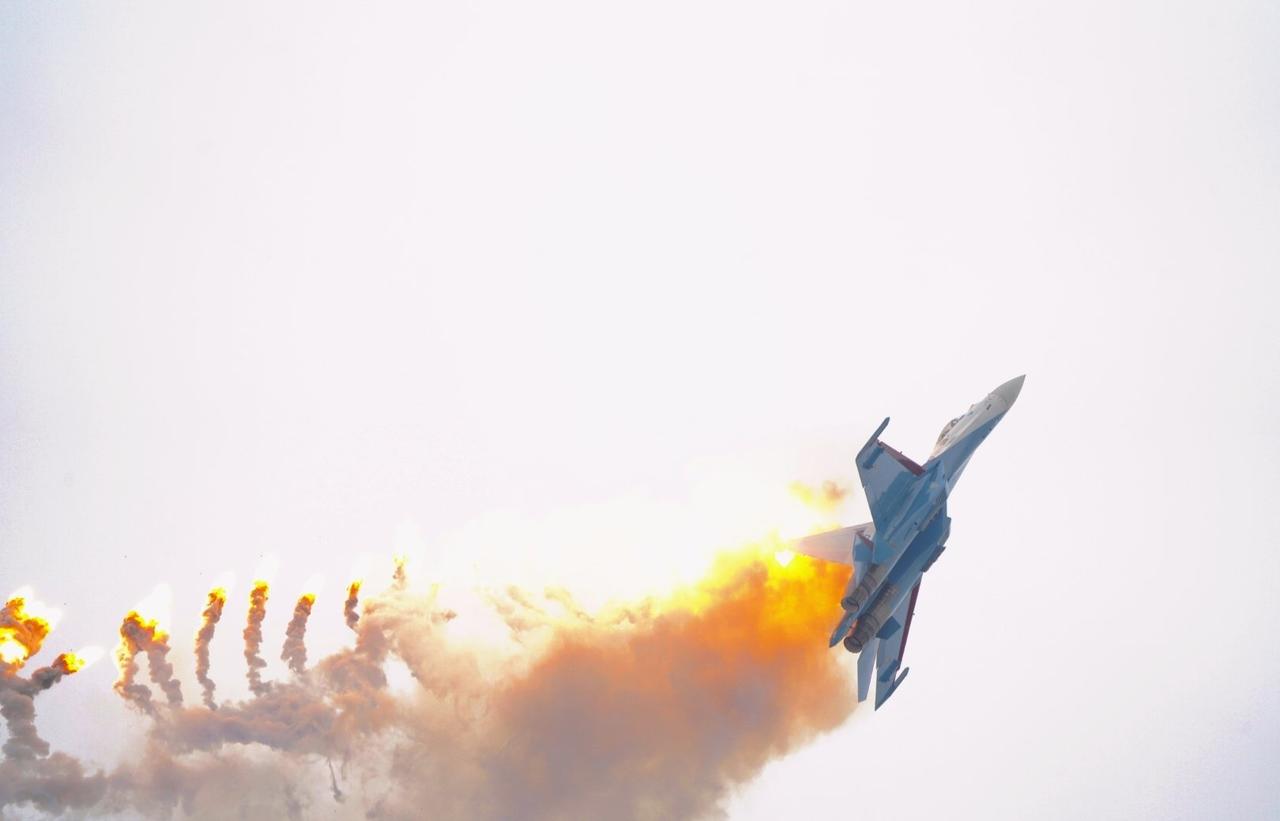 打干扰弹这段我拉不回来了，要不索尼或者乌克兰，谁给打点钱吧。