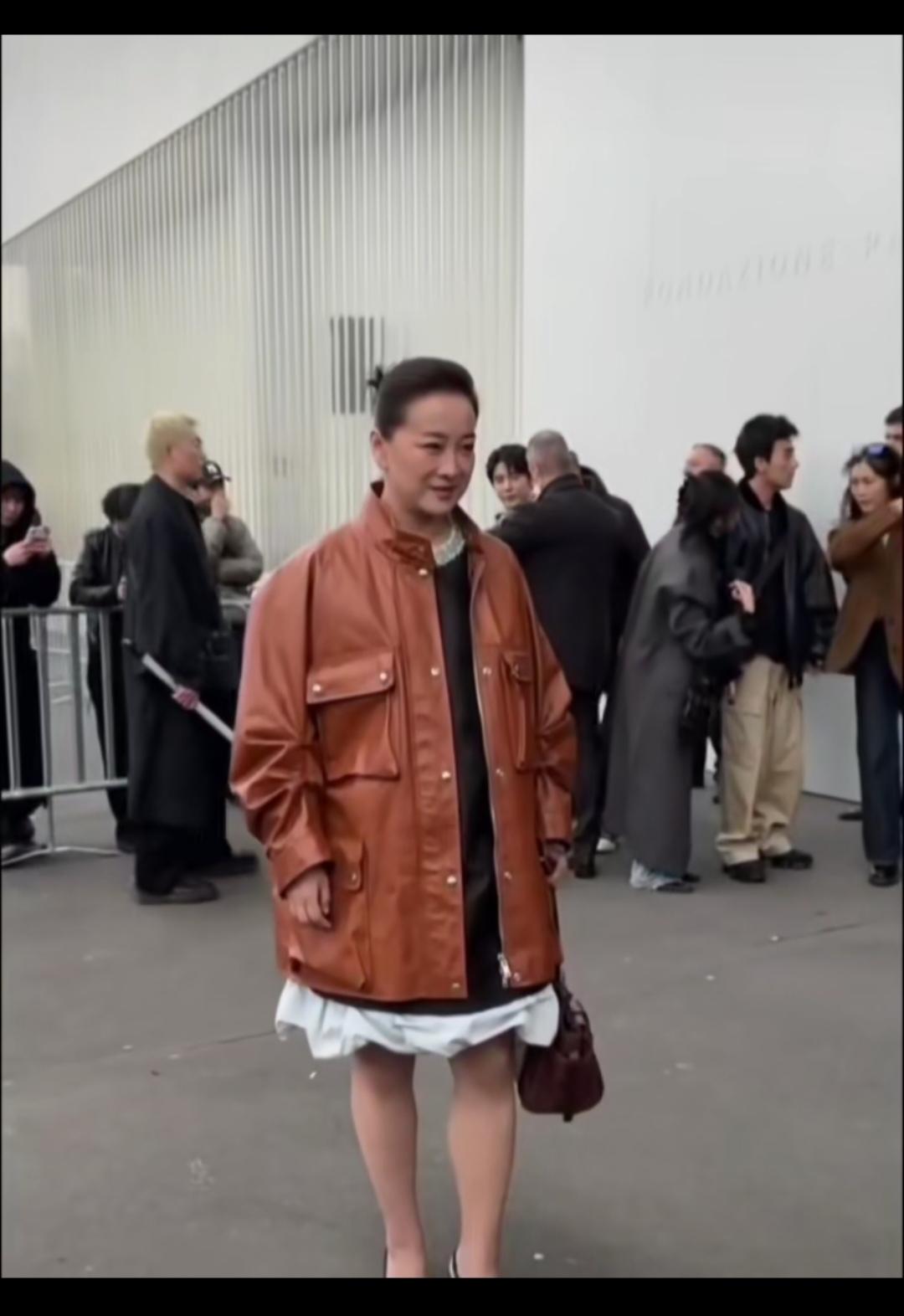 贾玲？陈小艺？真是傻傻分不清。