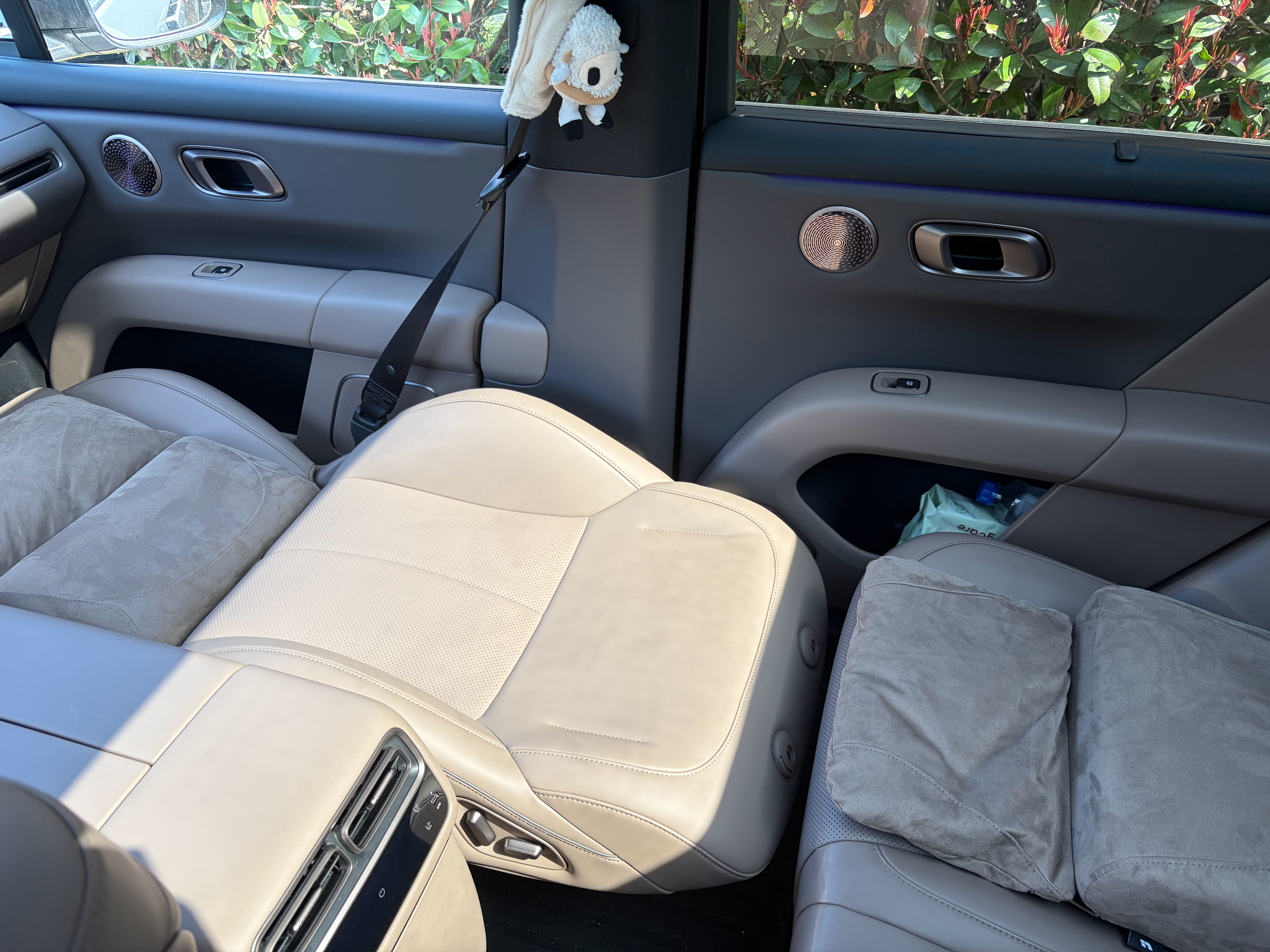 理想这套「车载便携休息套装」太舒服了，每个i6车主都该拥有～理想i6理想汽车