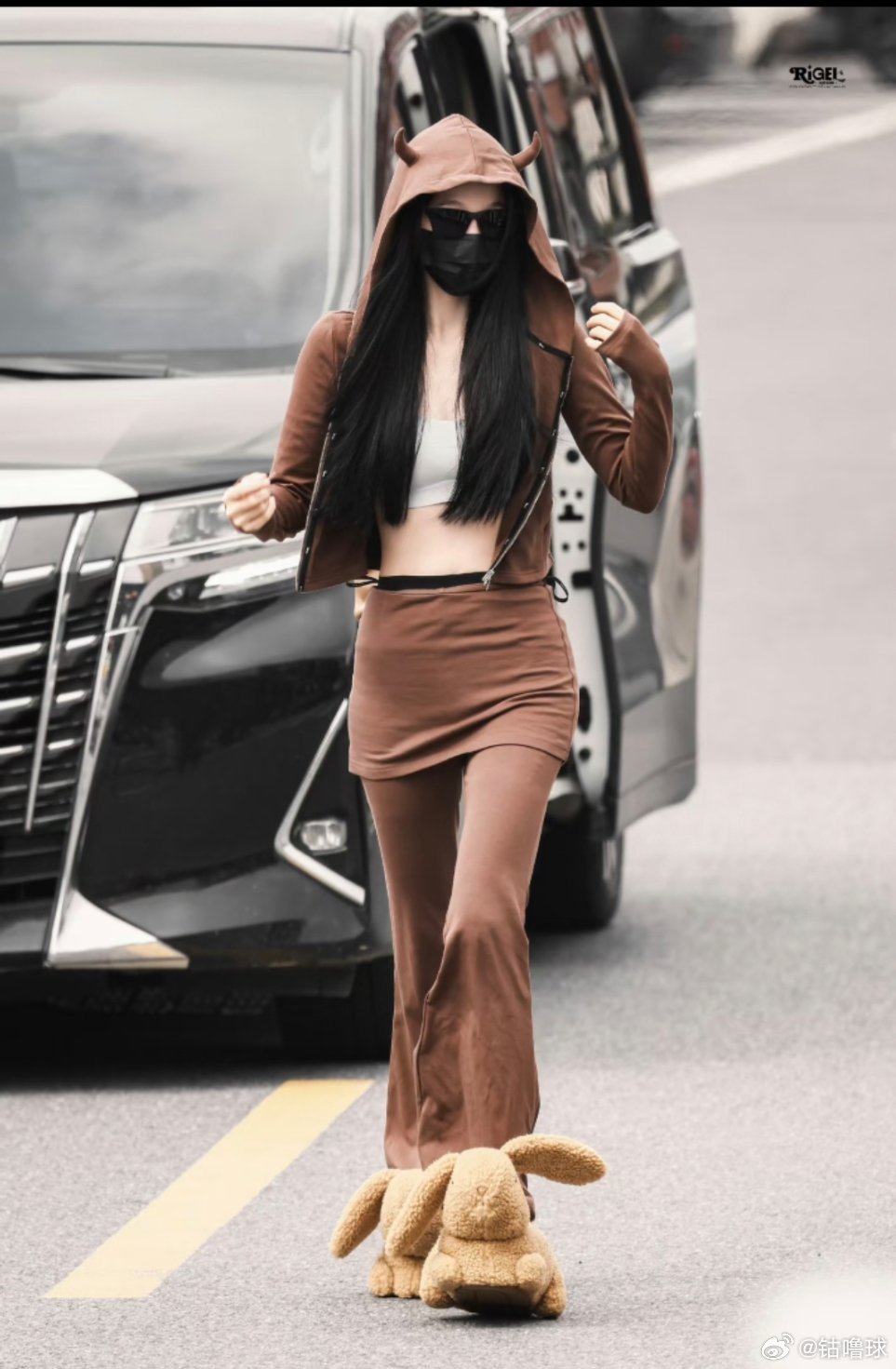 一念江南虞书欣被换角，换成了赵今麦。感觉都很怕跟她合作呀，不管是男演员还是女演员