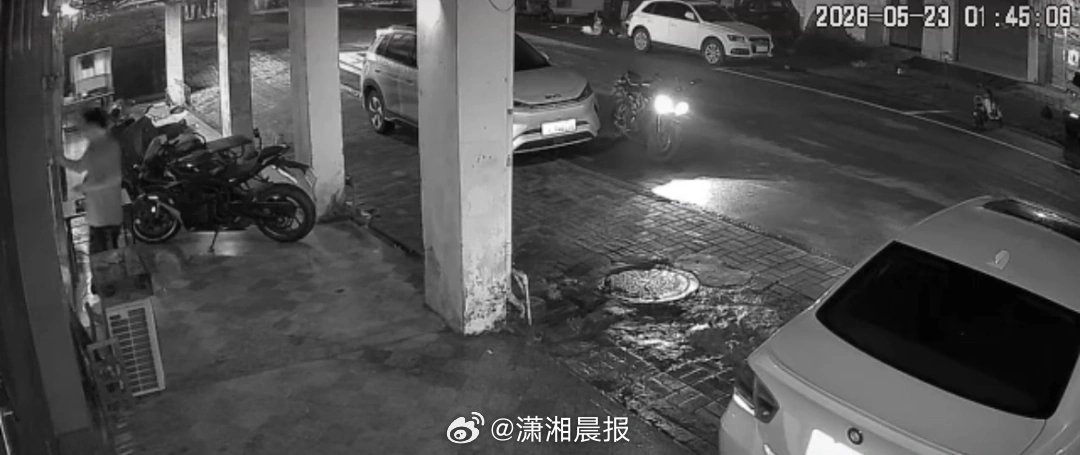【广西一#店铺起火爆炸男生开门被掀到马路上#，#当地回应店铺起火3次爆炸男子受伤