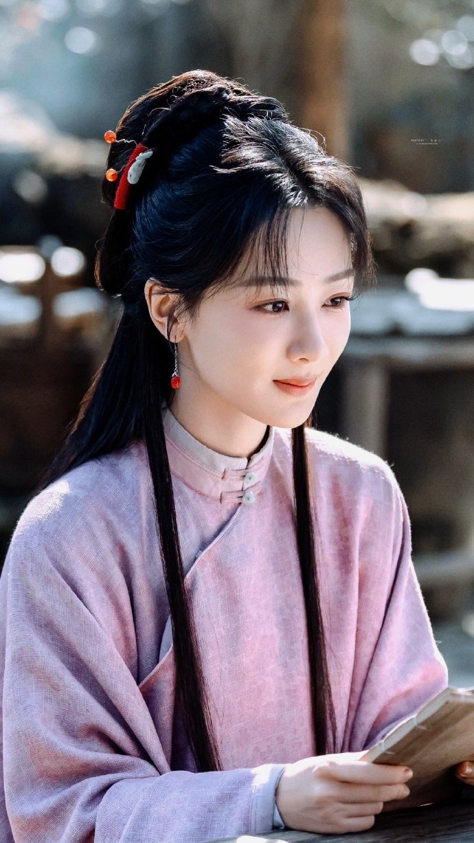 杨紫家业 杨紫李祯 想在山野间追风 看黄昏与黎明 只想每个落日身边都有你 杨紫?