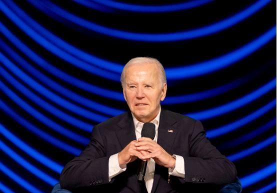 拜登：我知道特朗普坏，没想到会这么坏
 
11月9日，美国前总统拜登去了内布拉斯