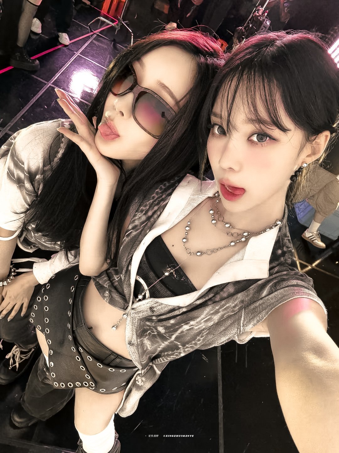aespa[超话] 😜🫰 ​​​