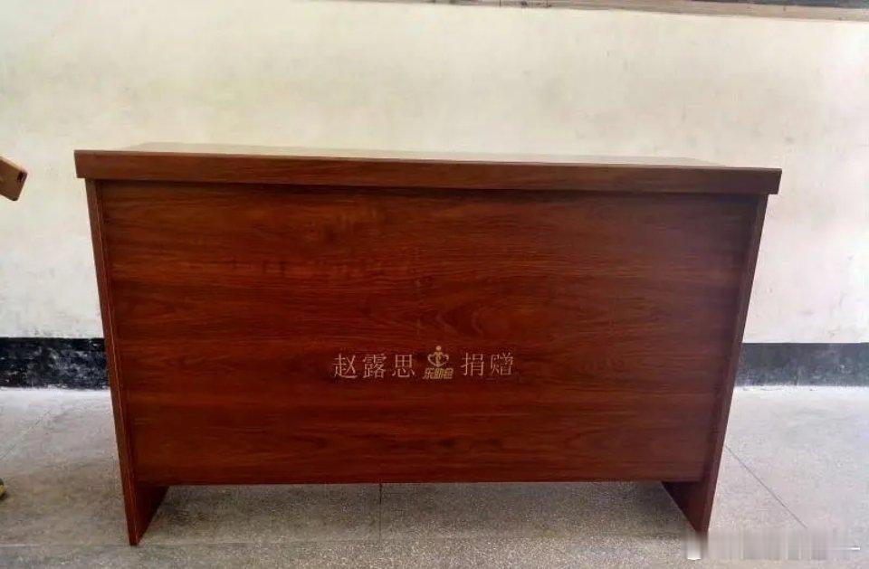 赵露思默默的做了这么多吗 ​​​