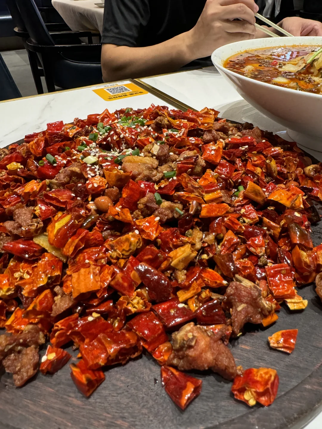 赶在台风的脚步之前放个风[偷笑R] 话说华采多日不去换了好多新店，打卡...