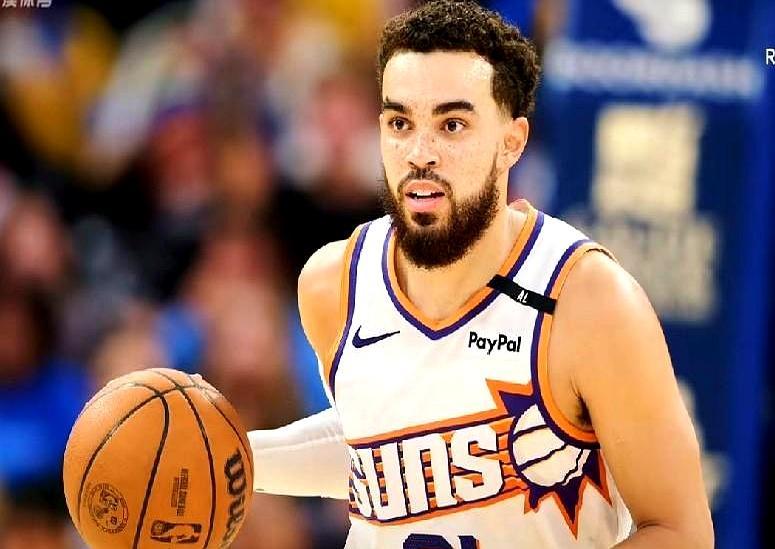 *   **行文基调：冷静客观。**
 
*   **核心动作：** 基于素材信