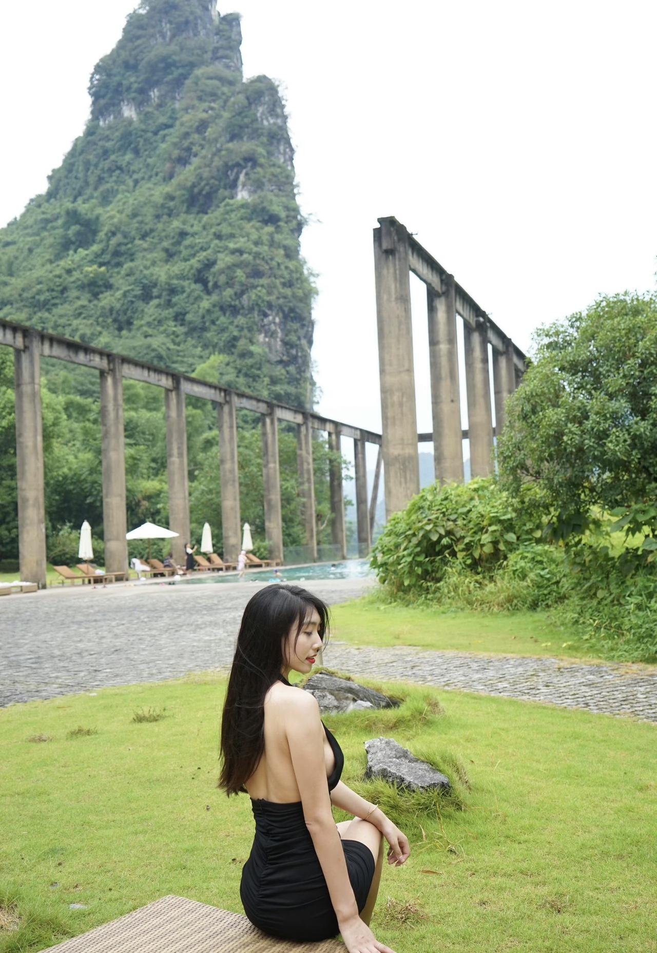 宝，今天想我了吗？上热门 御姐 美女 穿搭