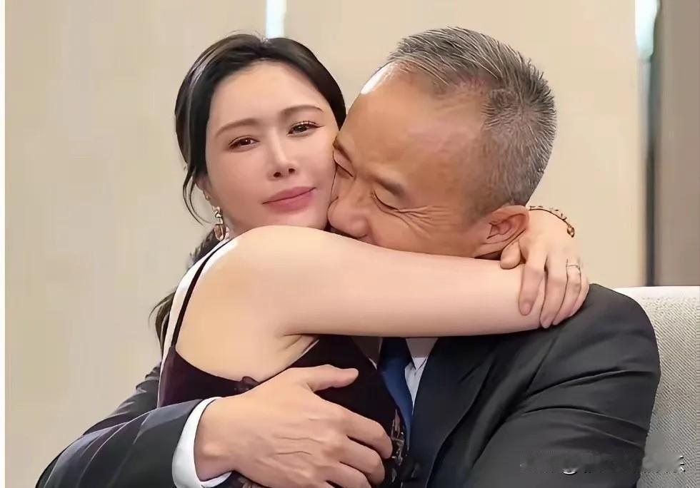 大佬也怕恋爱脑，退休后开四个公司代言燕窝的王石，健身植发美容做普拉提，只为能配上