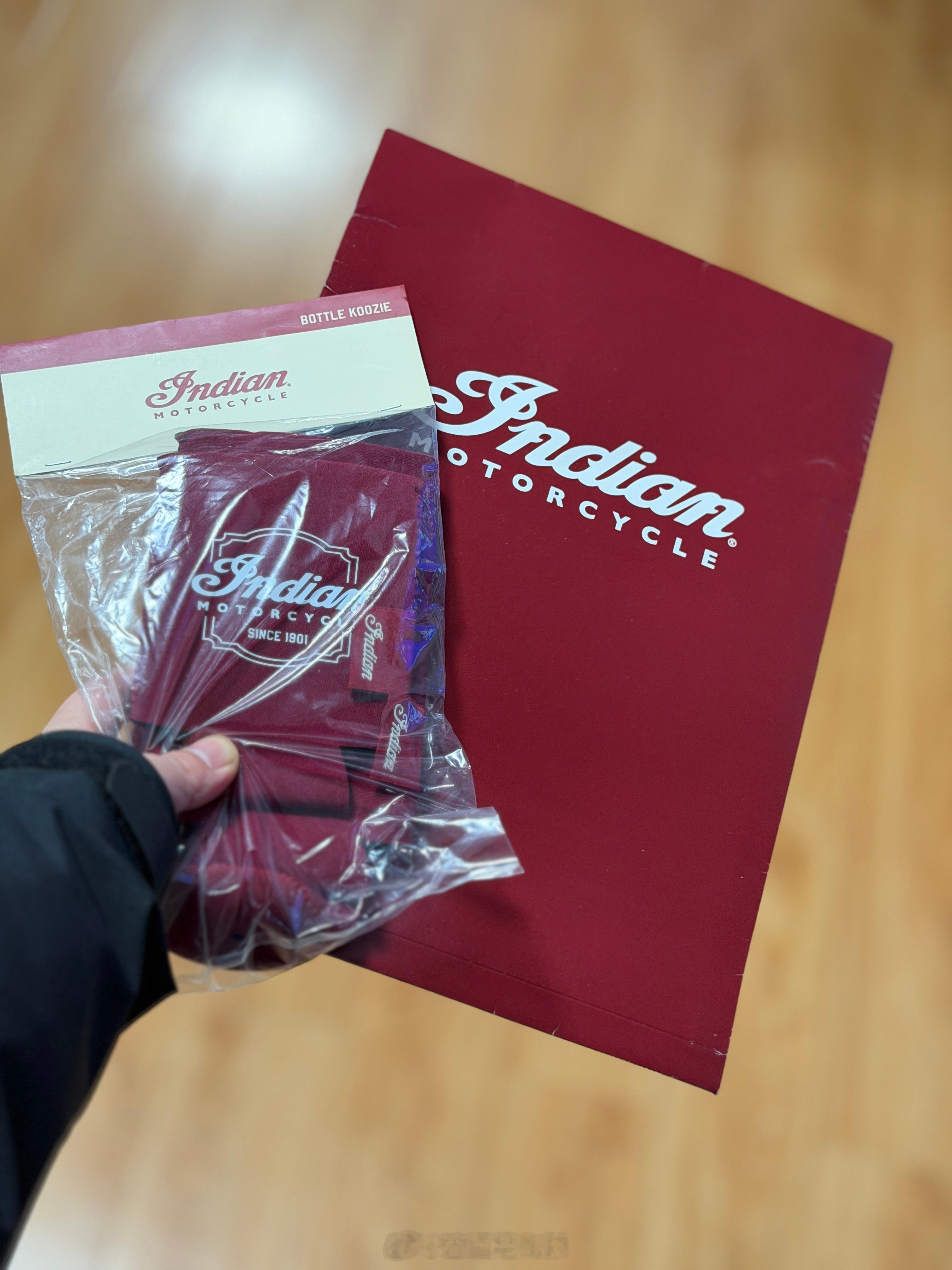 好久没有开箱摩托车了是吧闲来无事开开箱