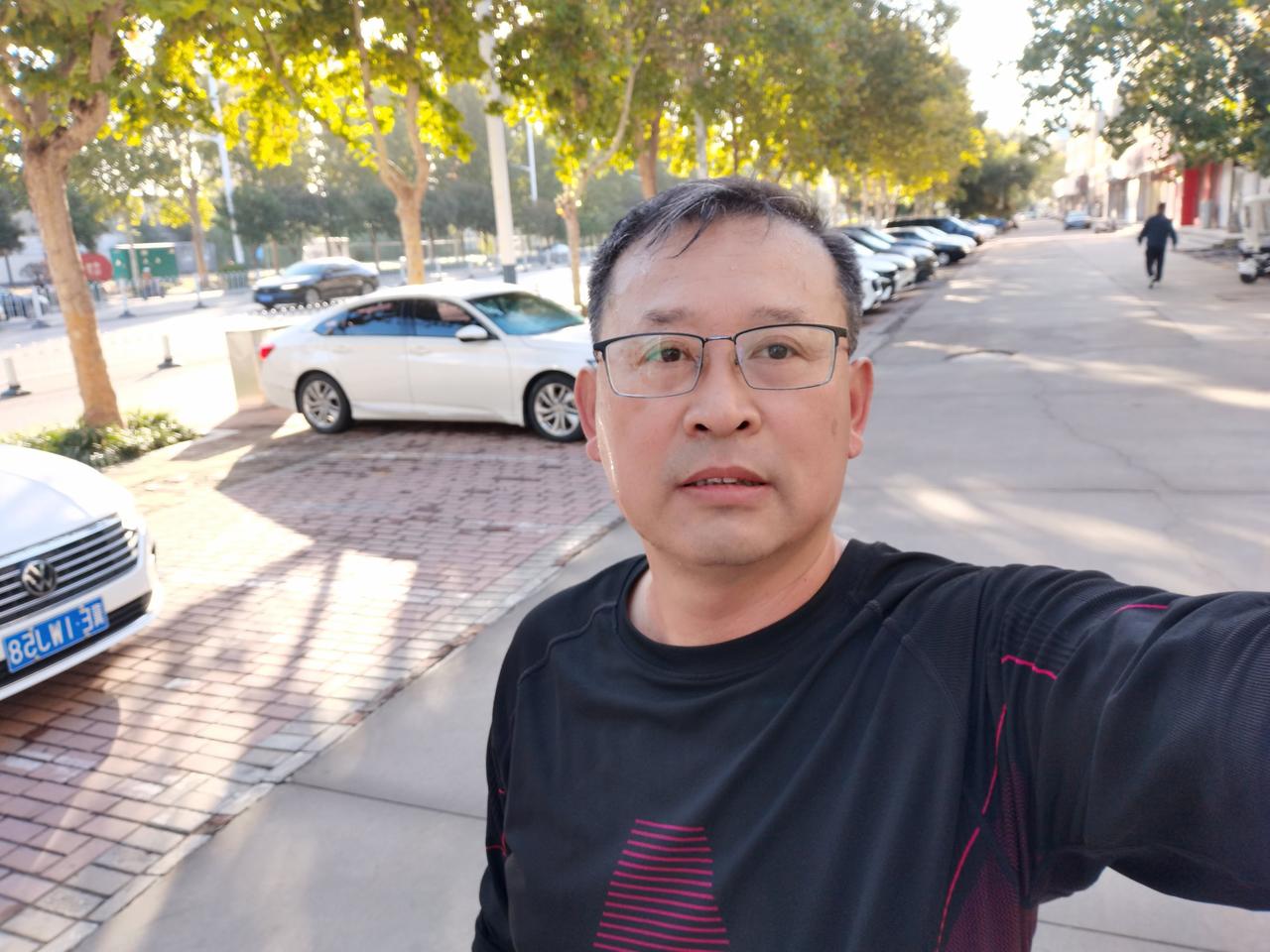 跑步，周期长，见效慢，门槛高，难坚持，太难了！

1、据说想改变自己，跑一天不行