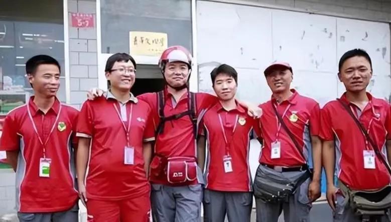 刘强东最大的问题是对员工太好！

近期，因为一句“凡是长期业绩不好、不拼搏的人，