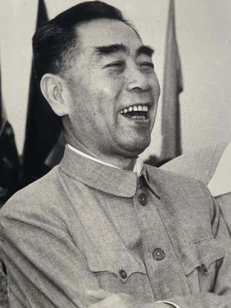 一生许国，万世敬仰！他用赤子之心铸就华夏脊梁
 
什么样的人能被亿万国人永远铭记