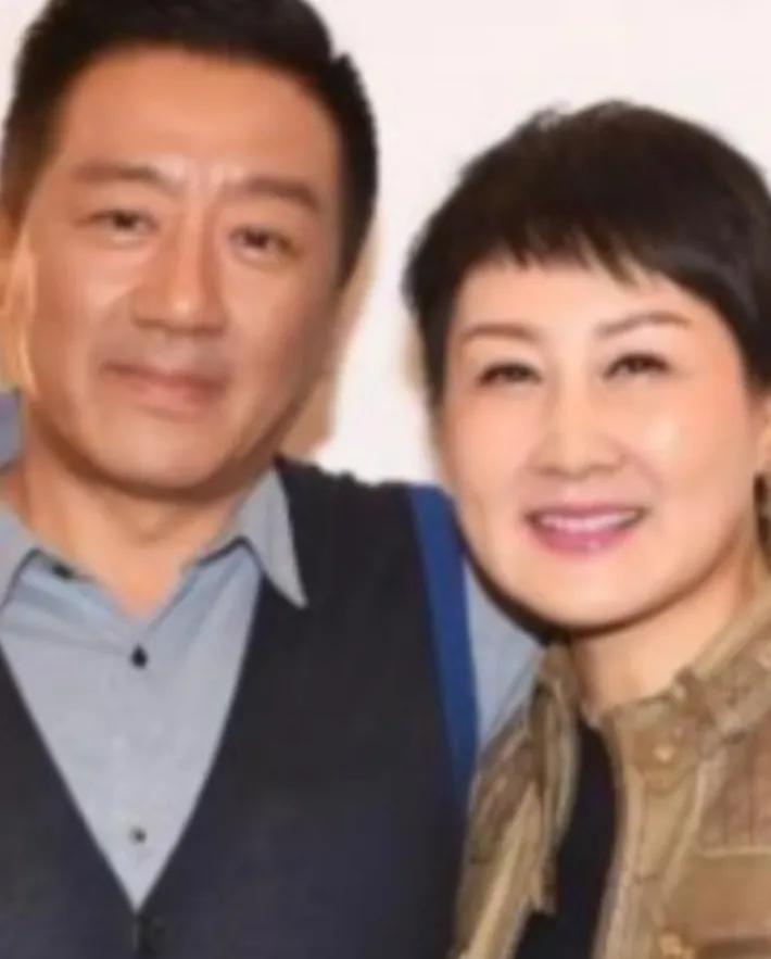 1996年，演员张凯丽听说婆婆要来家里住，干脆单独给婆婆买了套房子，可她丈夫说什