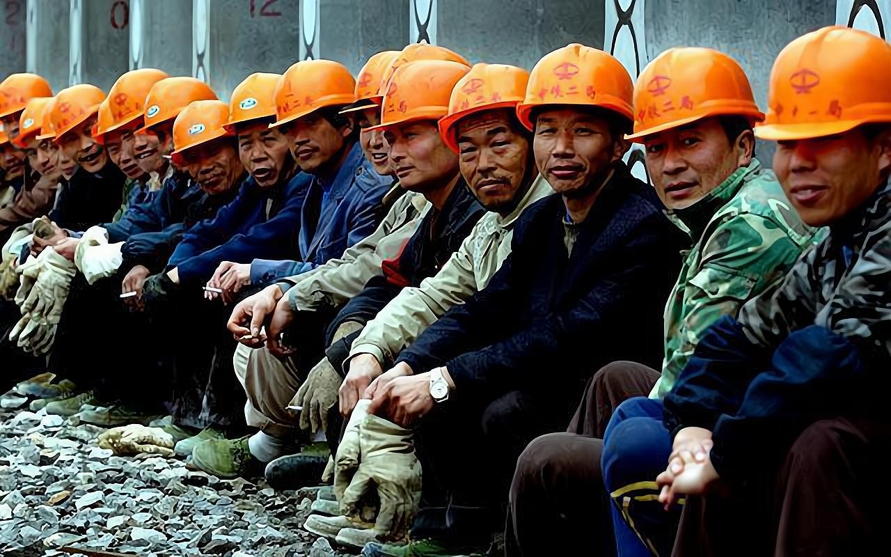 你是否见过下岗者那无助的眼泪？见过，一愰30多年了，当时的企业改革是国退民进，大