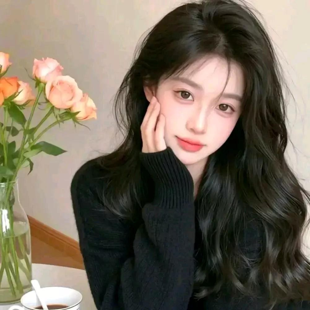 沉醉在浪漫玫瑰中的温柔时光🌹甜美的红玫瑰 温柔玫瑰花 温柔玫瑰写真 藏在花里的