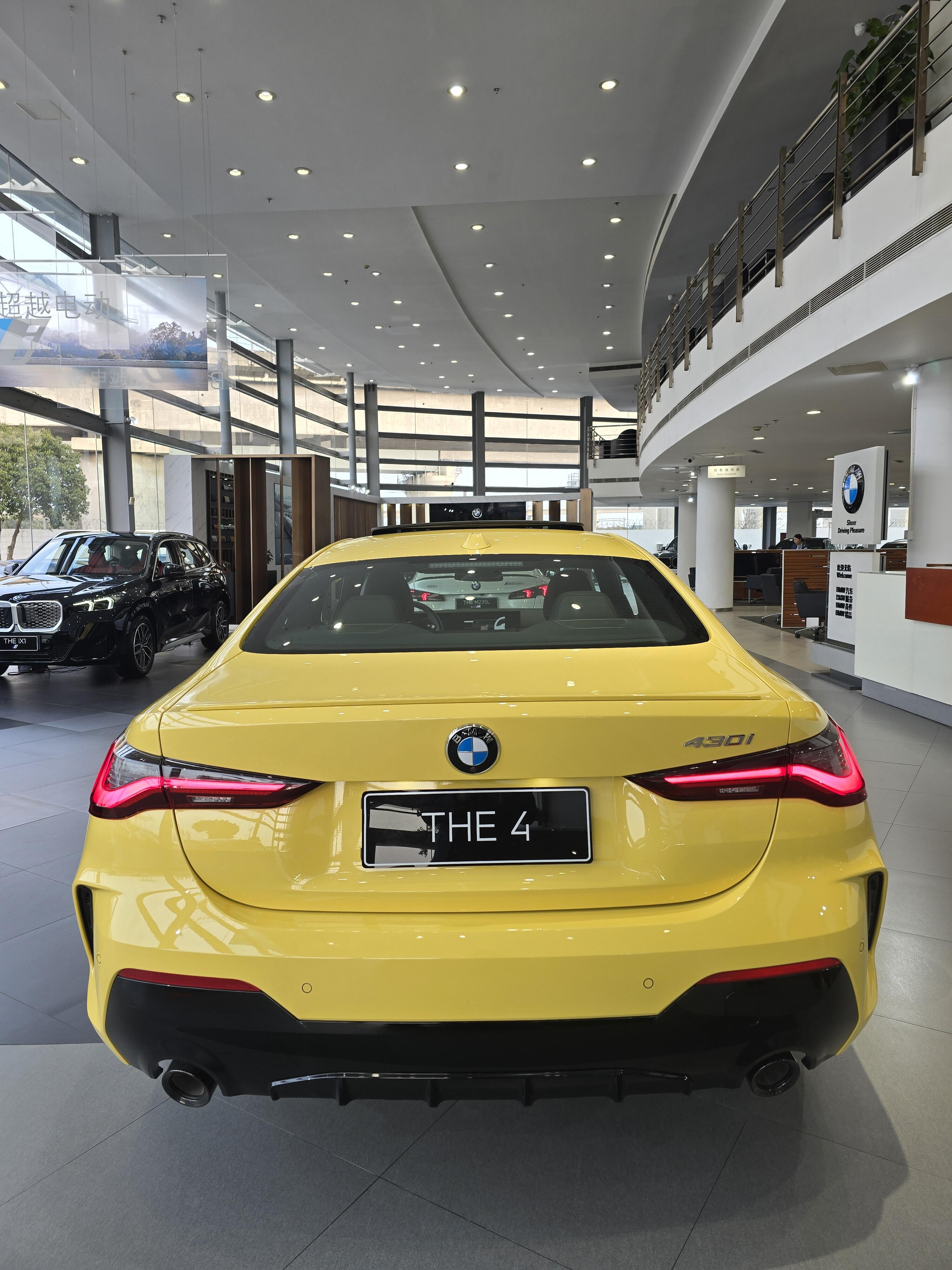 宝马网红车4系来袭宝马430双门 颜色：达喀尔黄价格好说先看你能不能接受这个颜色