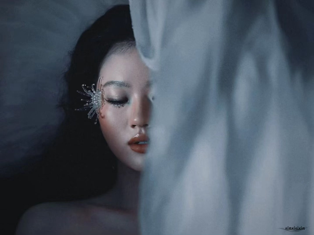 单依纯珠玉MV解析 单依纯的声线是最好的解读者：空灵处是珠玉的透，韧劲处是蚌壳的