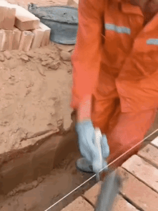 大哥这动作很是娴熟，
一般人真的驾驭不了。