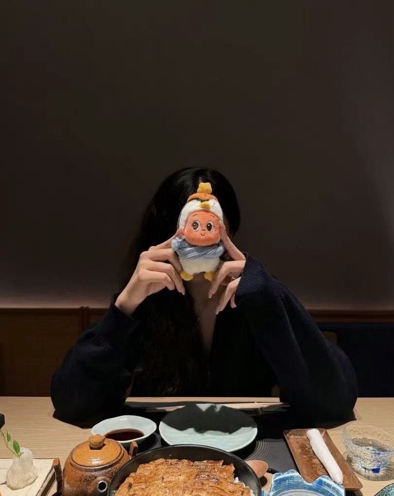 谎称在等缘分 才迟迟晚婚 实则旧疾未愈 怎添新痕. ​​​