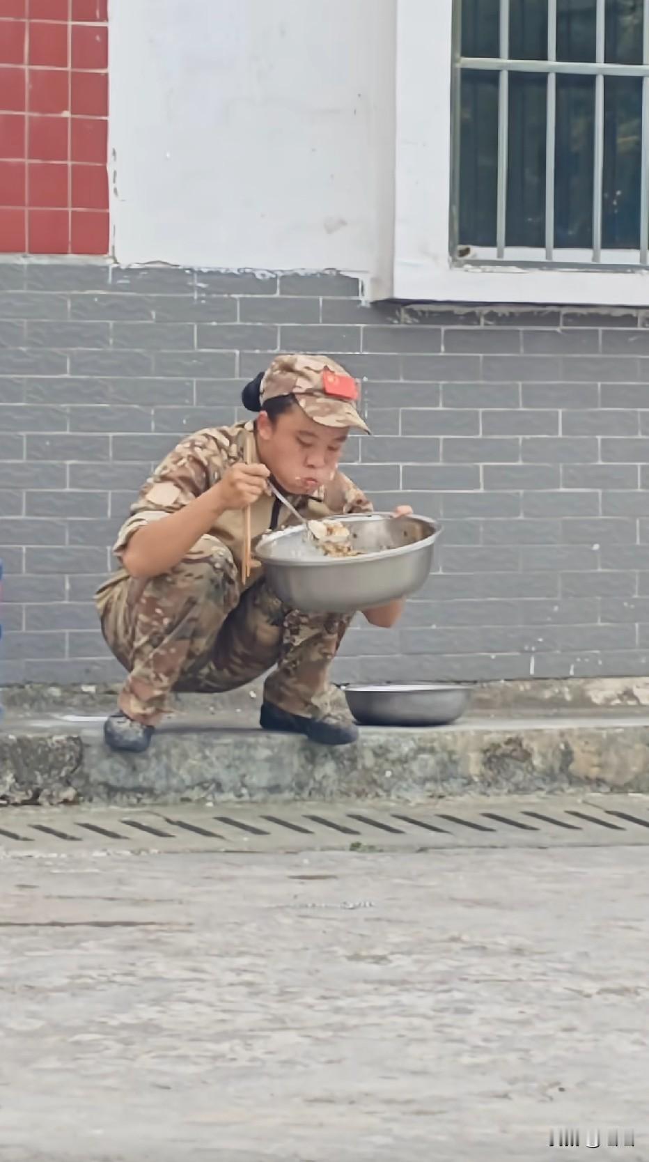 长身体的时候，这个完全可以理解[呲牙]