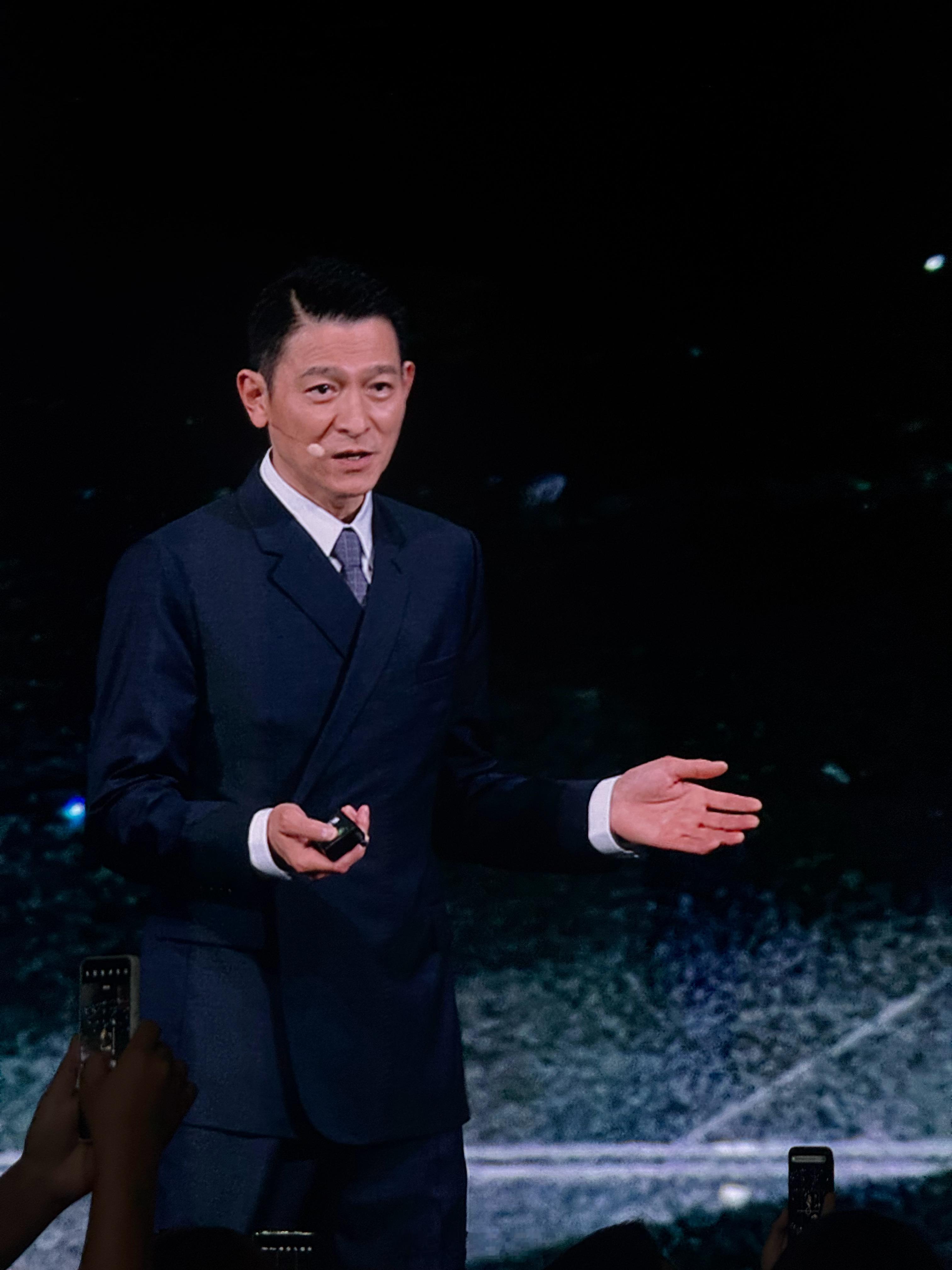 又在发布会上看到刘德华了！顶级Alpha不过如此了吧～ ​​​