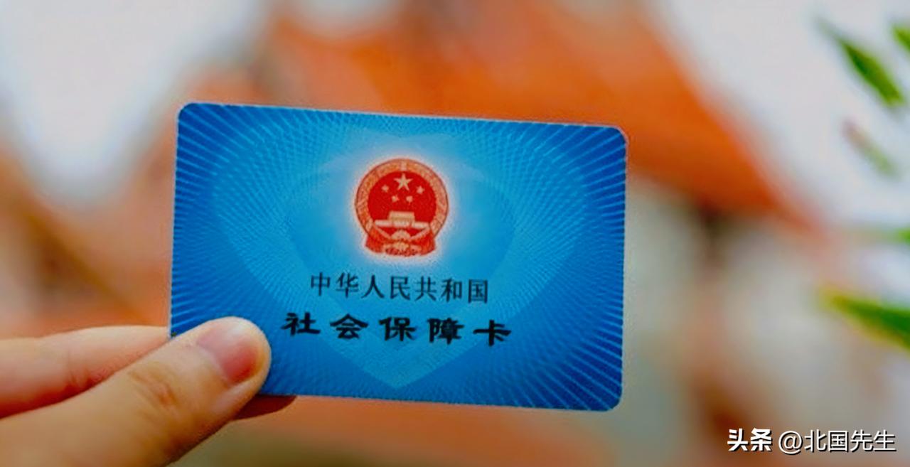 长护险，终于来了！老人失能需要照顾有保险兜底。结合切身经历，两大问题需要落到实处