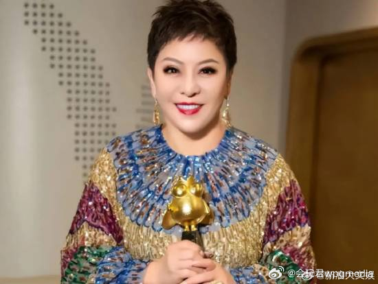 向太直播间火力全开痛批王家卫：我绝不录用日前向太在直播间谈到导演王家卫近日争议传