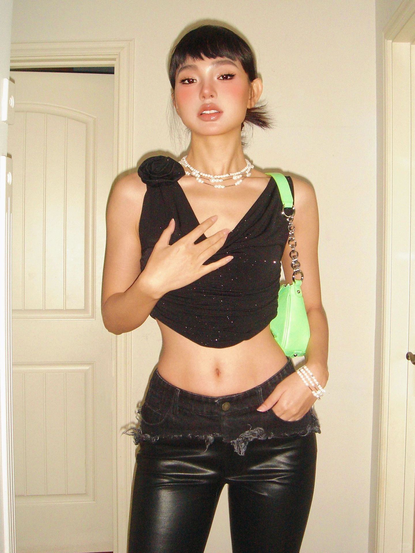 五彩斑斓的黑✨