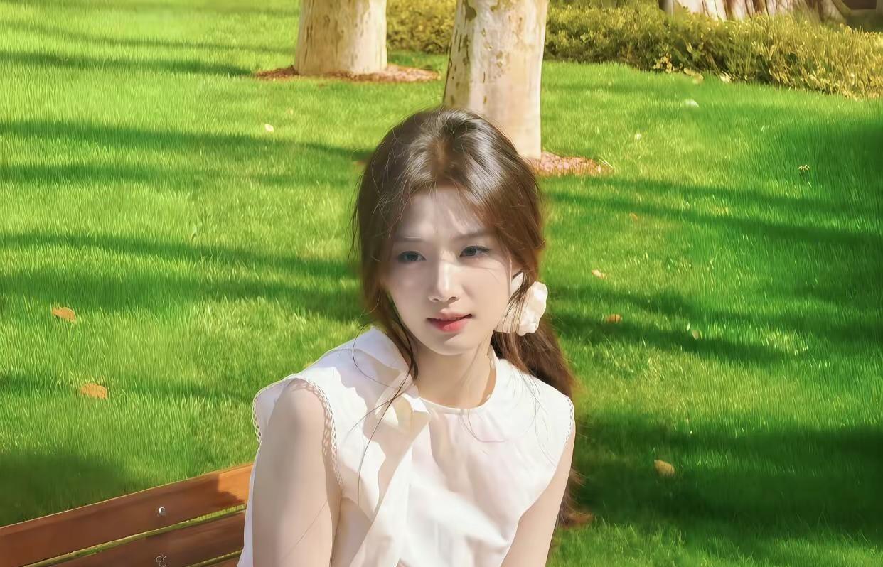 女孩你太美好了。你叫卢昱晓你的英文名叫 Irene你是1999年出生你的生日是9