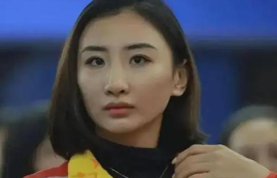 “退婚吧！”2019年，30岁的奥运冠军何雯娜怀孕5个月，与38岁身家过亿的离异