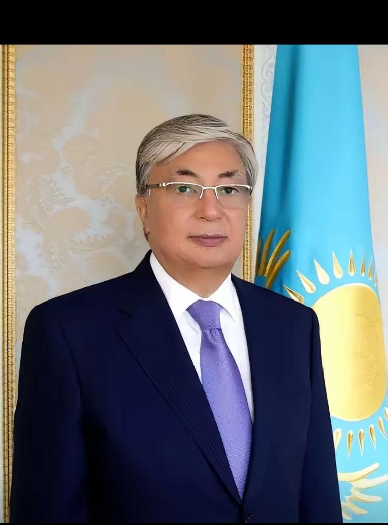 不得不说，托卡耶夫的确是非常出色的政治家，纵观其当政以来，在哈萨克斯坦走的每一步