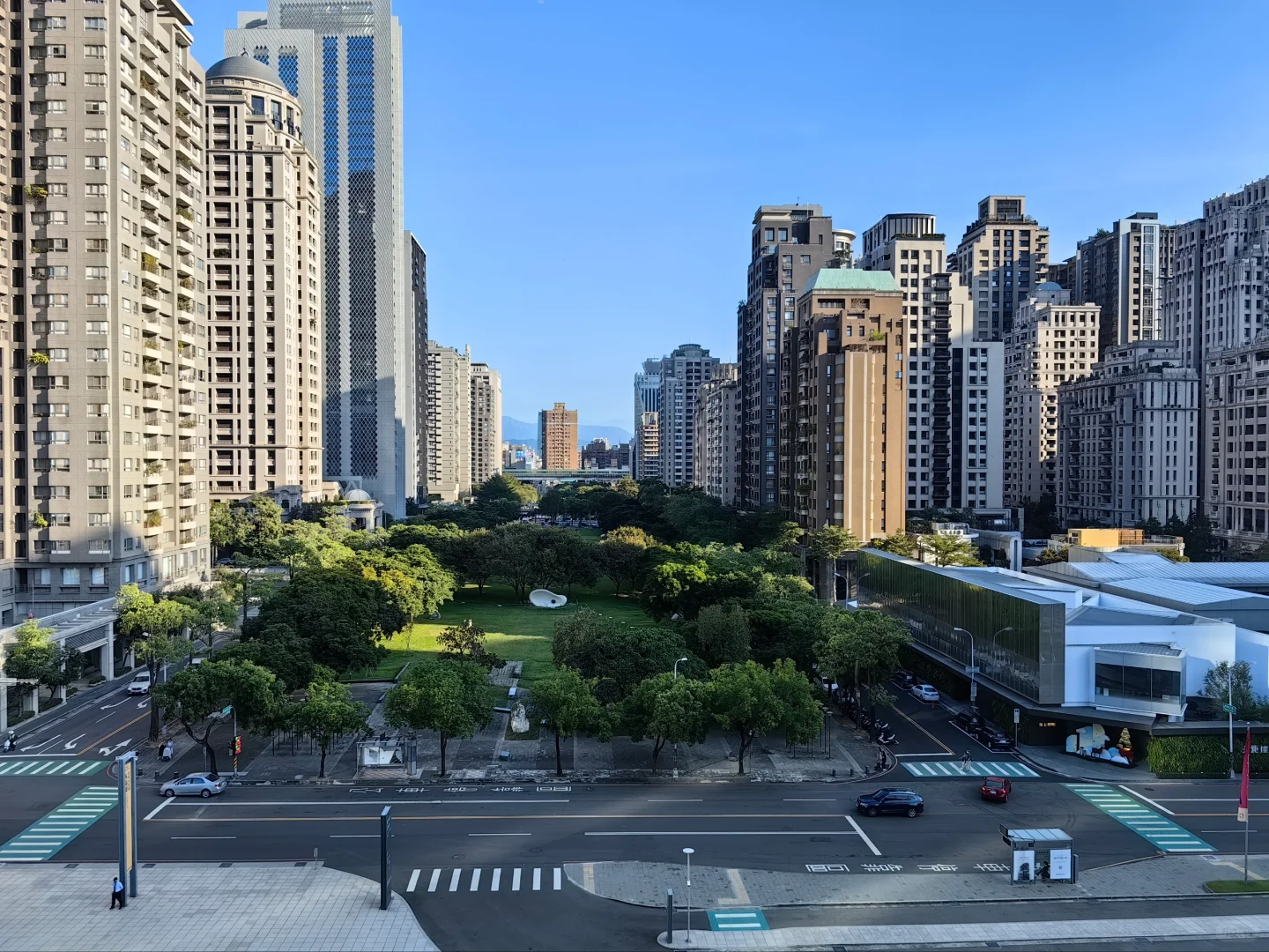 台中市这些年，城市蛋黄区开发如火如荼，豪宅销售持续攀升。拆哥作为在大陆北京市出生...
