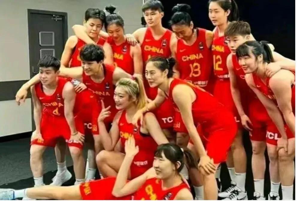 女篮奥运资格赛强势来袭
       古都西安龙腾虎跃迎外宾
        中