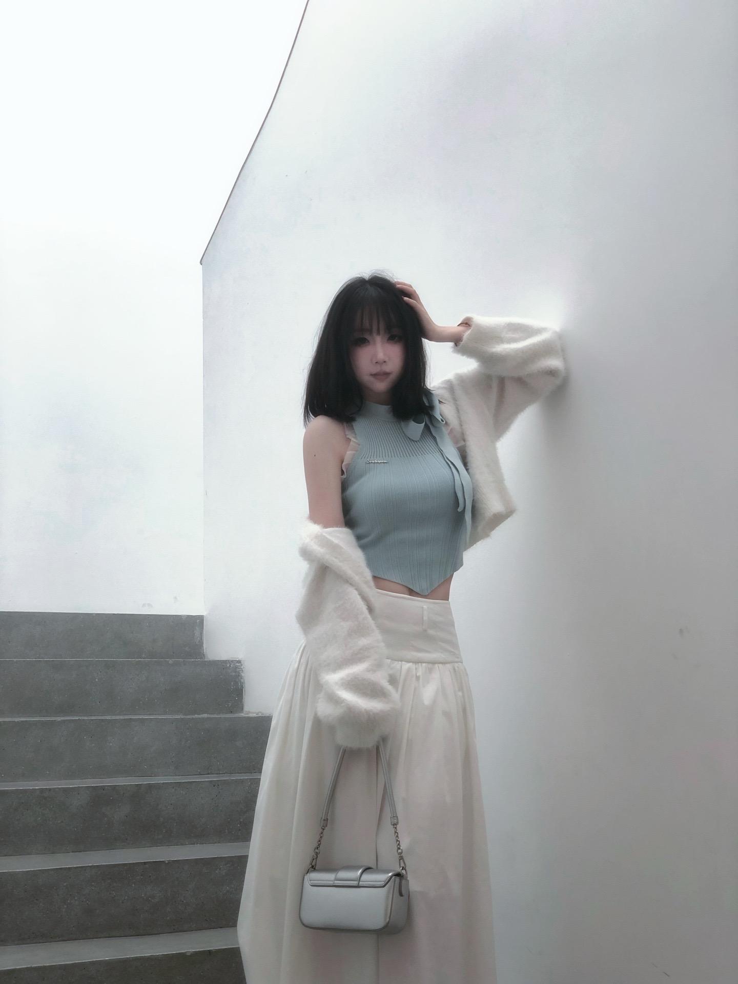 我再也不要成为任何人生命中的一点点