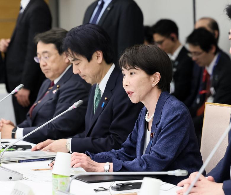 日本主动喊话中国:
近日，日本首相高市早苗透露，计划在5月上旬对外进行一次小型的