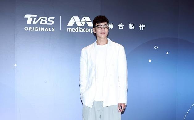 何润东翻红，吃瓜群众都懵了。
何润东自己都说了，最近接到太多的影视剧和广告代言，