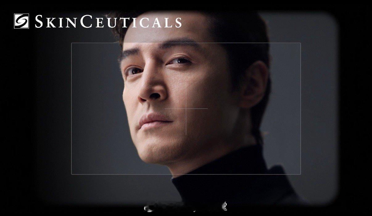 胡歌请交出保鲜秘籍 最近胡歌的皮肤状态也太好了！以前只记得直男自拍，现在新代言新