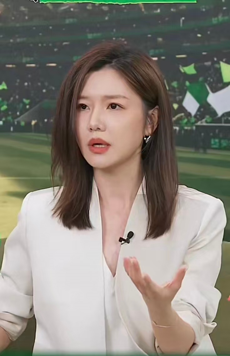 刘语熙解读世界杯局势哈哈哈这么一说我是真的想看刘语熙下一场要怎么解说了 我还挺喜