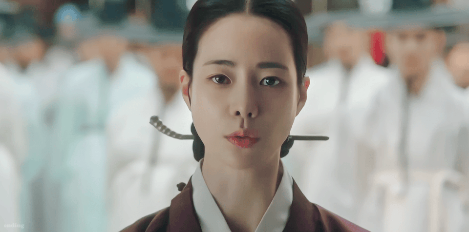 【热帖】林智妍的人生角色三选一1 黑暗荣耀 妍珍2玉氏夫人传  玉泰英3我的王室