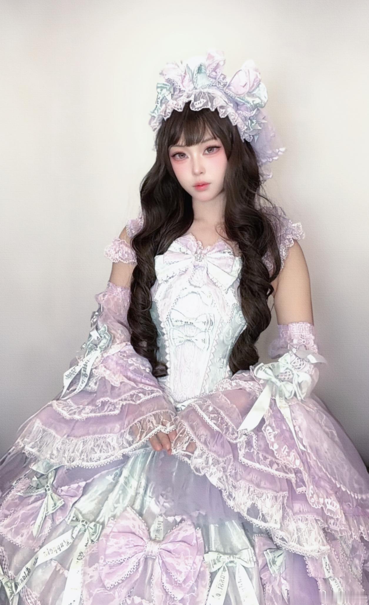怎么会有人忍心伤害我这样的小女孩！我不知道！ 