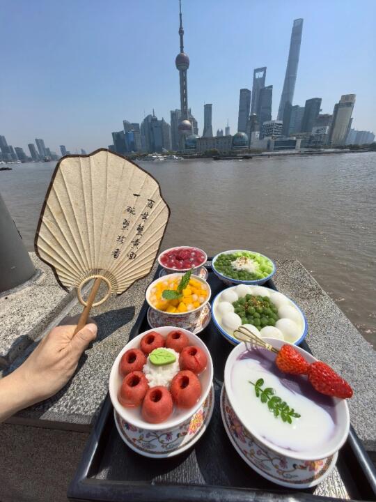 外滩邂逅蟹粉面，一口气吃光了！！