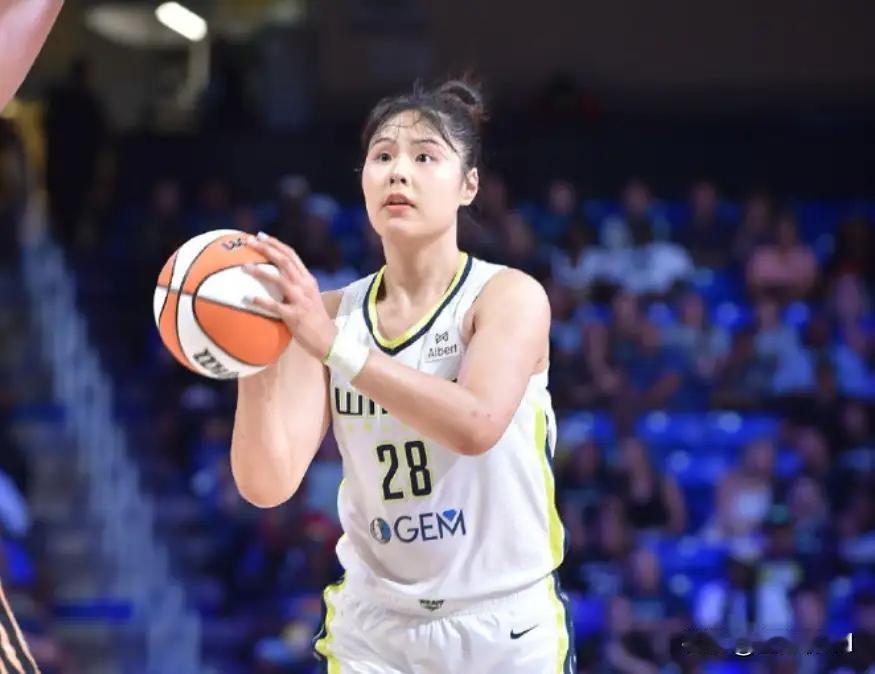 太牛了，中国女篮球员李月汝干了一件姚明没干成的事。就是出资购买了一个欧洲篮球俱乐