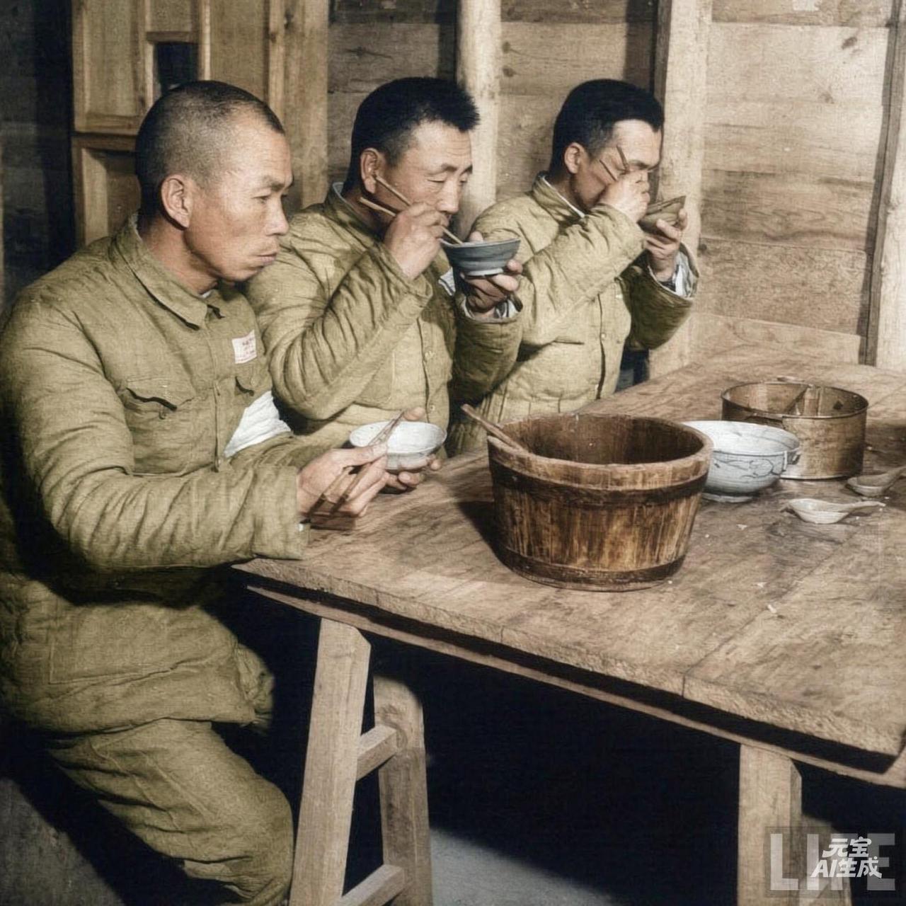 1945年，滇西反攻胜利前夕，三名身着厚实棉军装的中国军官并排坐在简陋木桌前，正