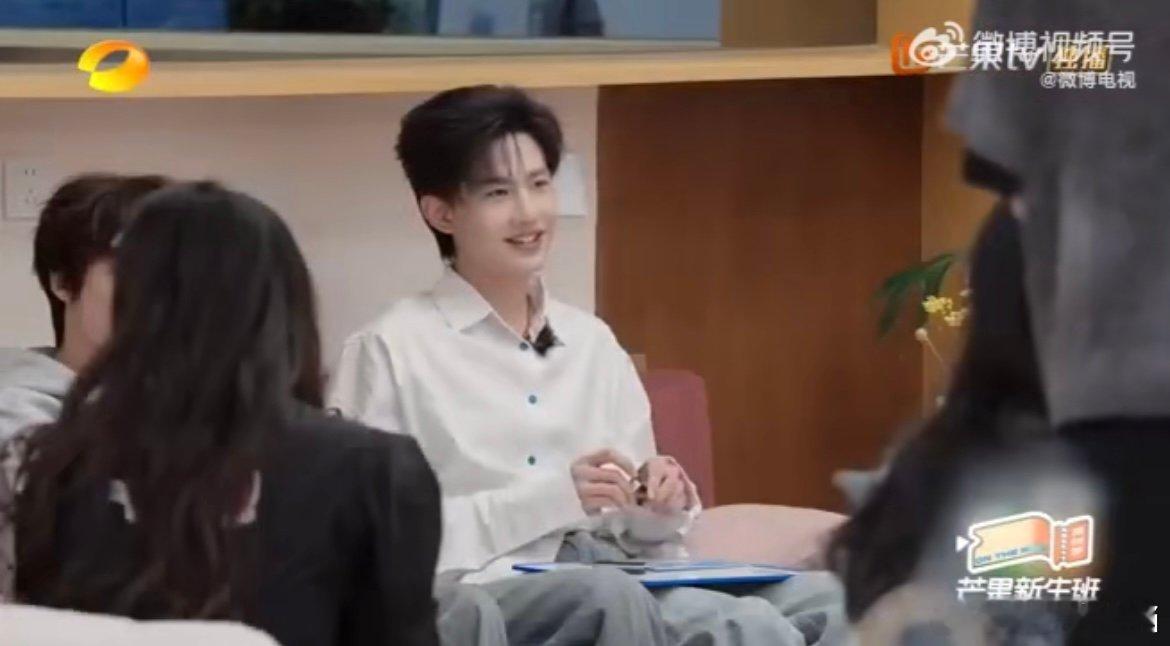 杨淇源王子妤徐媛屹娜选人修罗场 哎呀，杨淇源这是陷入甜蜜的烦恼了，王子妤、徐媛屹