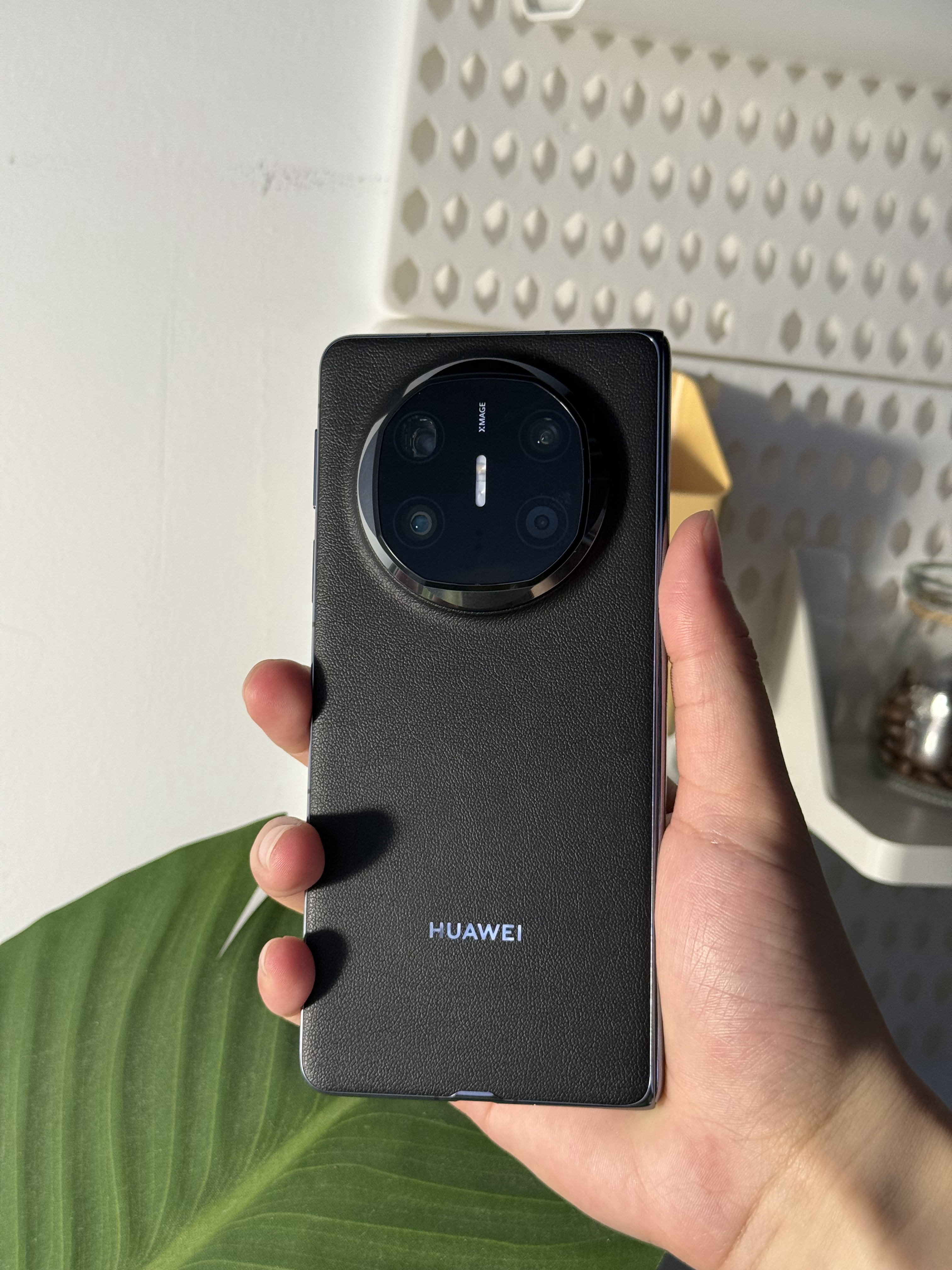 强的起飞的华为Mate X6也是被我摸到了[酷]真的不得不说华子的折叠屏质感是真