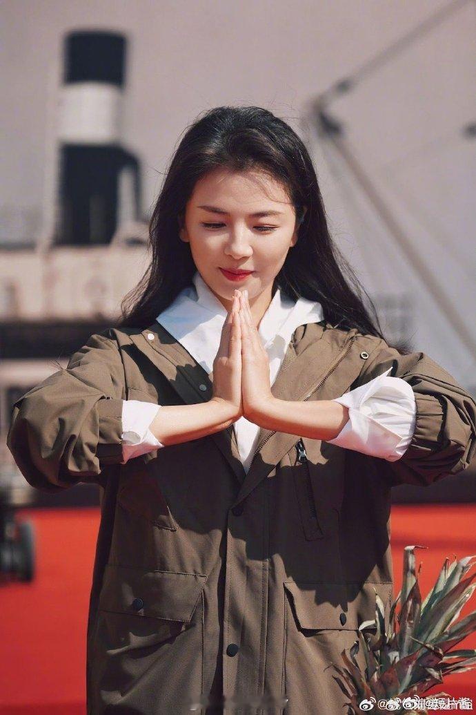 #刘晓庆曾给刘涛演丫鬟# 《永乐英雄儿女》之中两位的确是有合作过，但其实是公主和