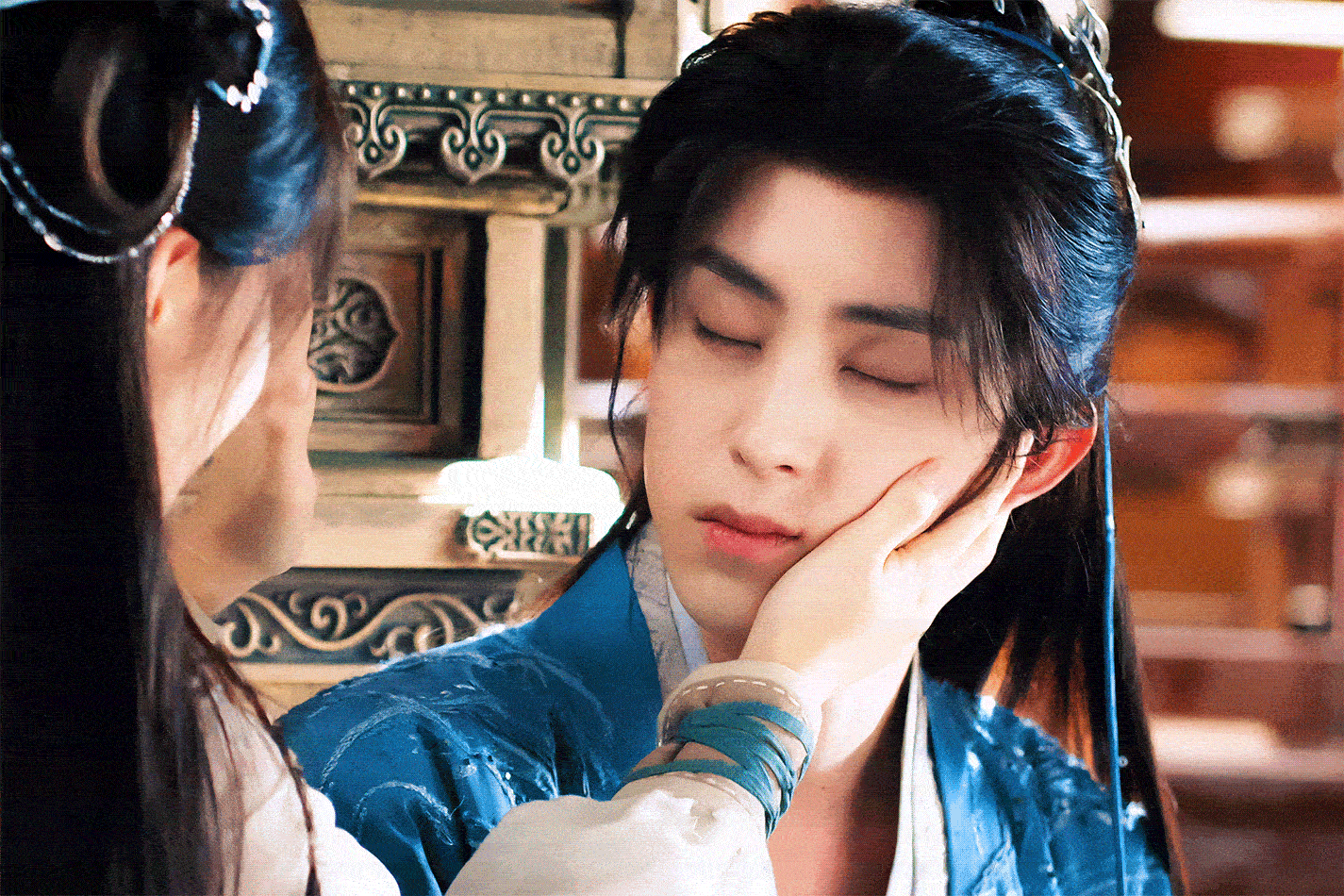 师妹给我揉揉呗😗 ​​​