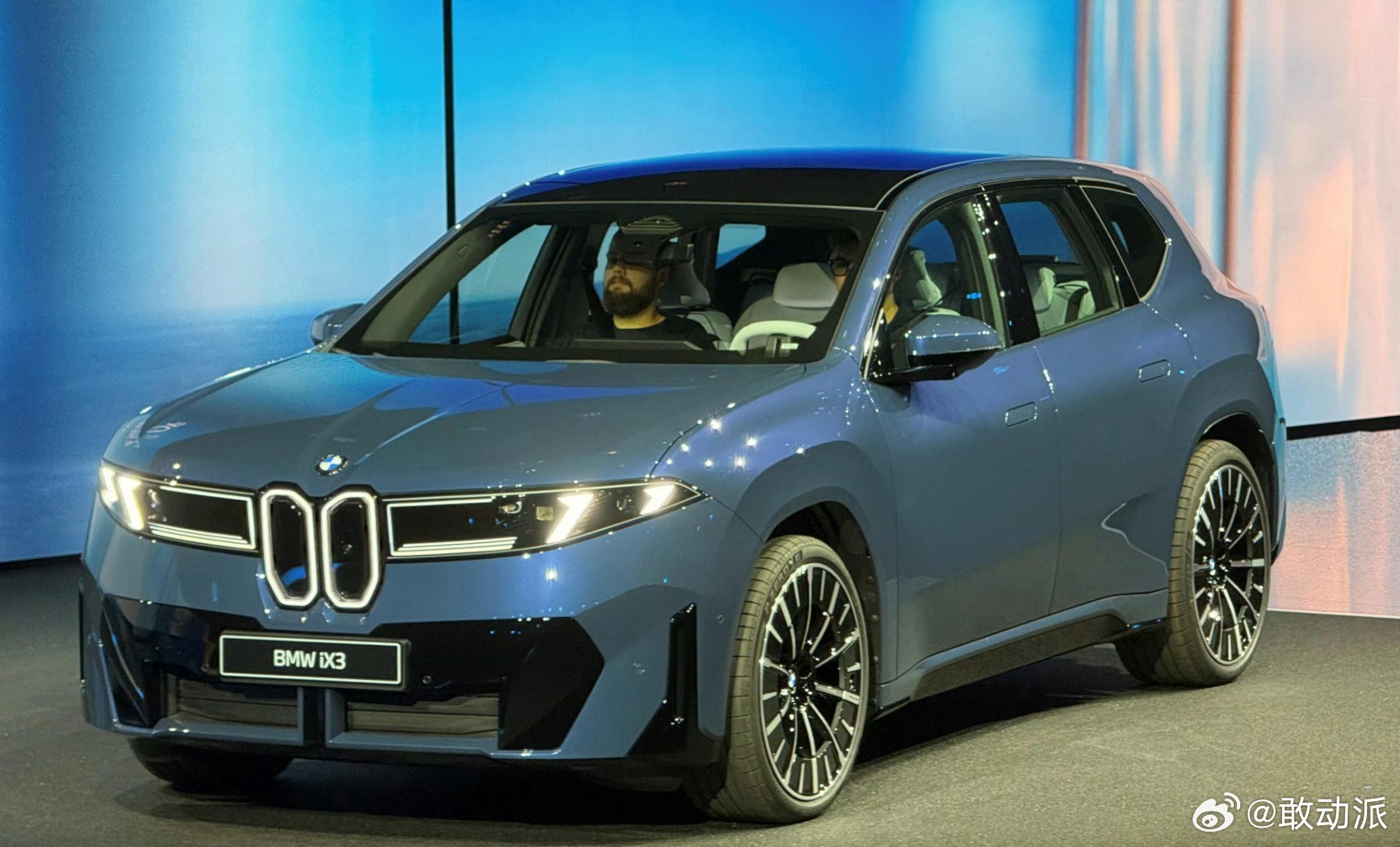 宝马入门级纯电SUV iX1将打破行业常规，跳过中期改款直接推出第二代车型，预计