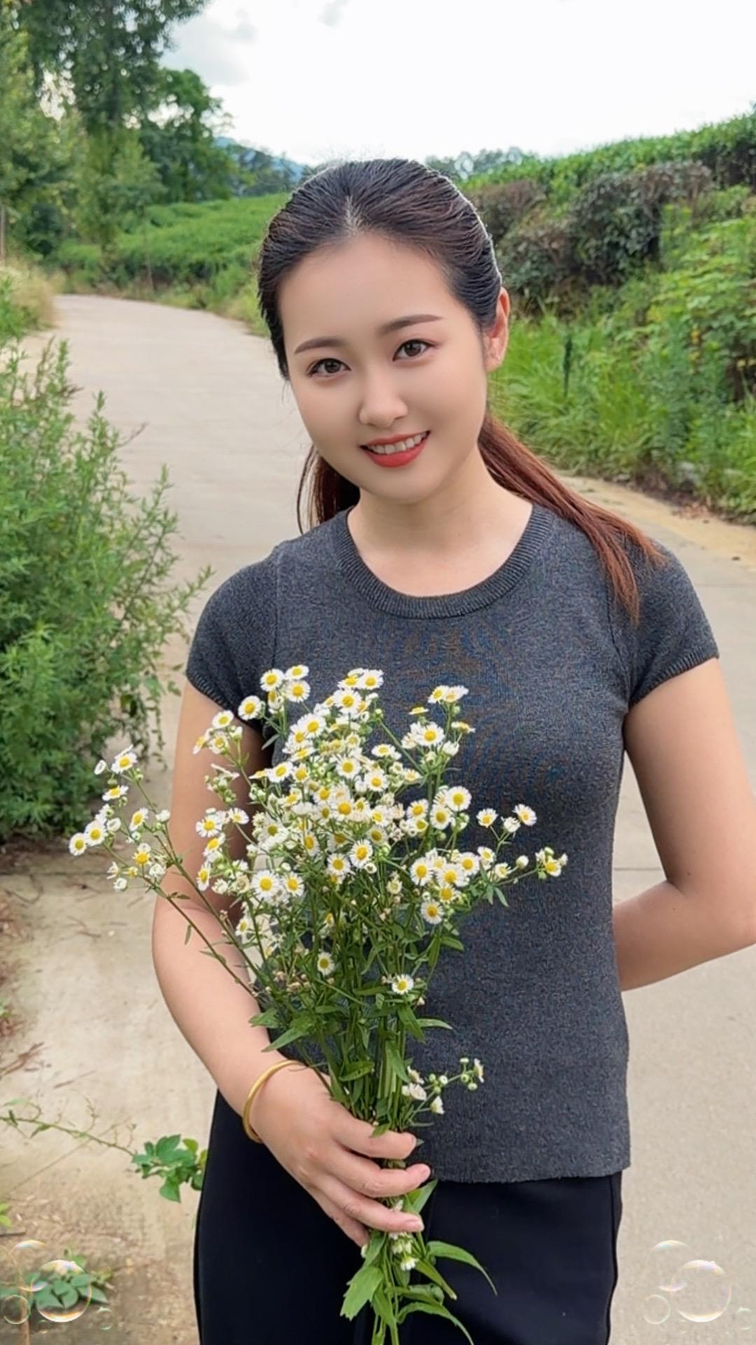 这首歌配上老家的风景，瞬间读懂了乡愁。